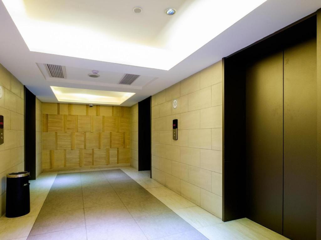 Ji Hotel Shanghai Yan An Road Branch Exterior foto